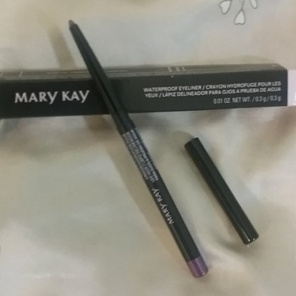 Mary Kay Waterproof Liner in Amethyst - Picture 2 of 3